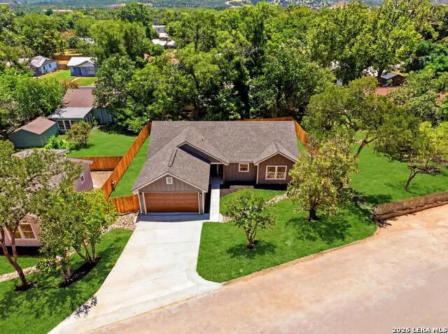 613 Elm St Kerrville, TX 78028