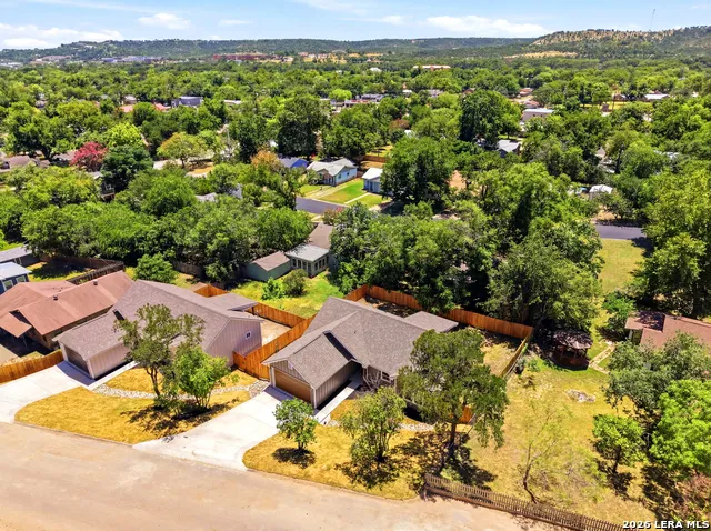 613 Elm St Kerrville, TX 78028
