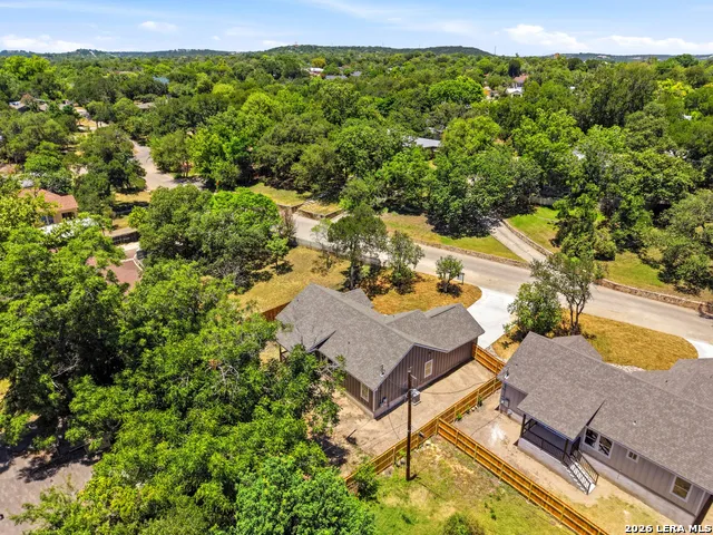 613 Elm St Kerrville, TX 78028