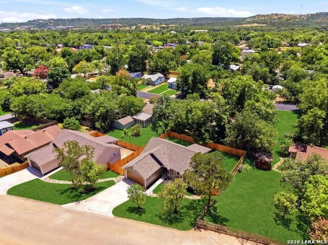 613 Elm St Kerrville, TX 78028