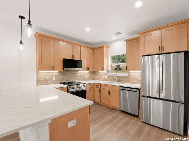613 Elm St Kerrville, TX 78028