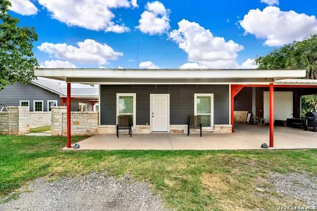 14805 LADD RD Atascosa, TX 78002