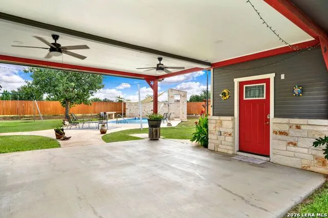 14805 LADD RD Atascosa, TX 78002