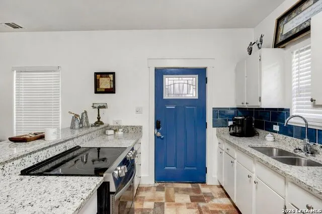 14805 LADD RD Atascosa, TX 78002
