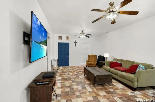 14805 LADD RD Atascosa, TX 78002