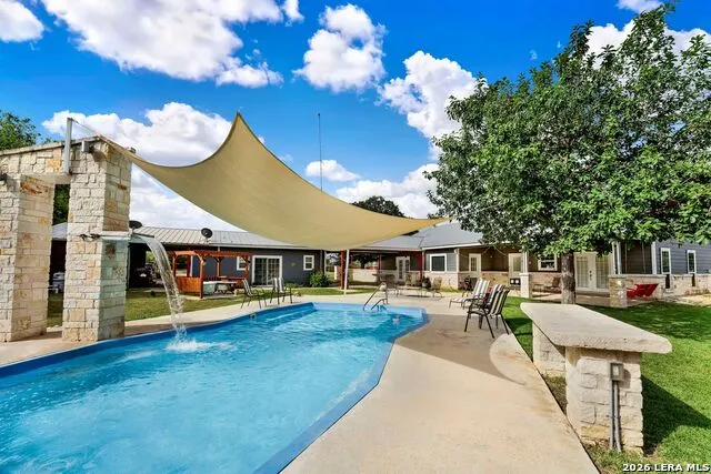 14805 LADD RD Atascosa, TX 78002