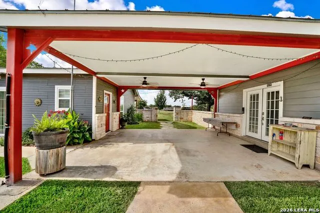 14805 LADD RD Atascosa, TX 78002