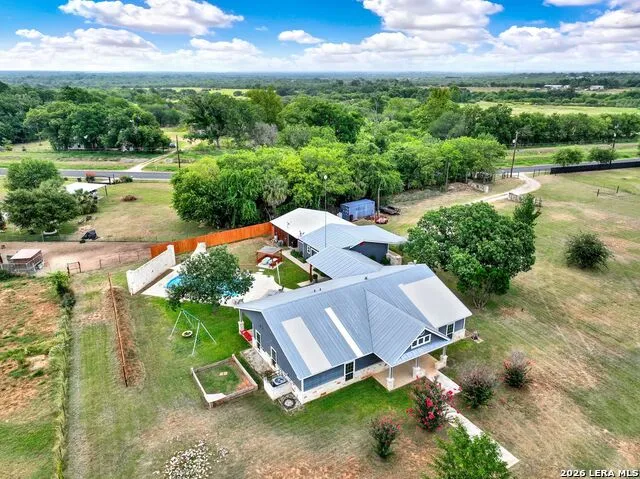 14805 LADD RD Atascosa, TX 78002
