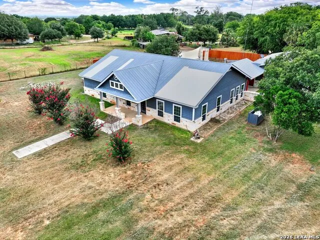 14805 LADD RD Atascosa, TX 78002