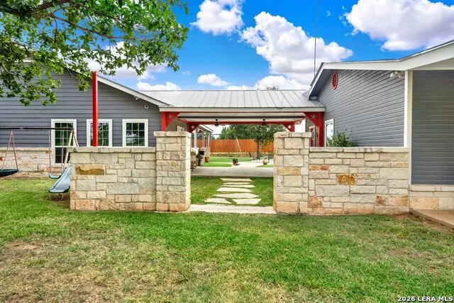 14805 LADD RD Atascosa, TX 78002