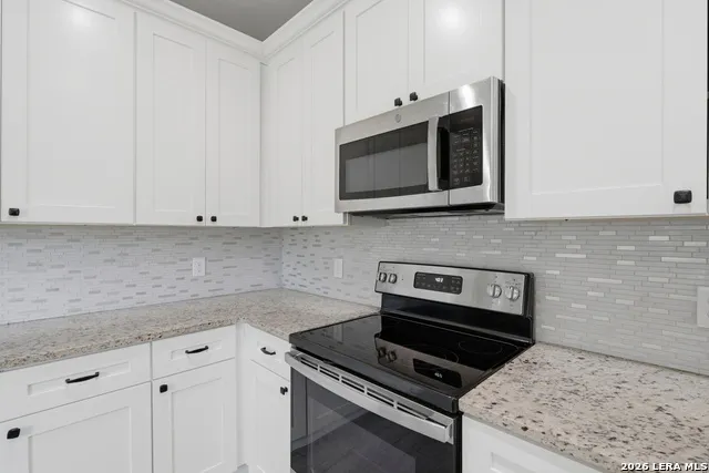 1135 Hedgestone Canyon Lake, TX 78133
