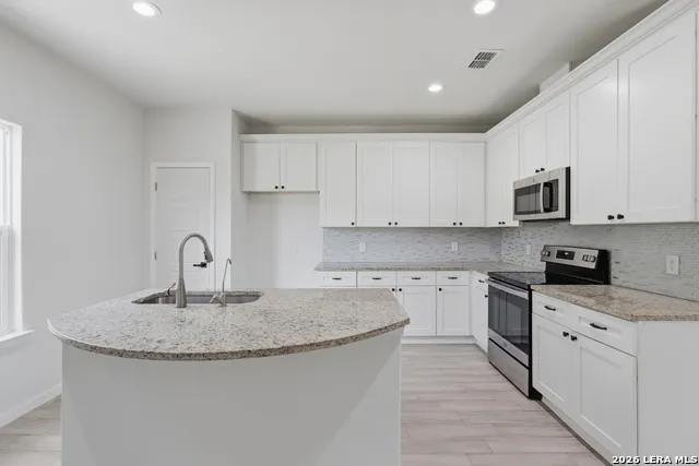 1135 Hedgestone Canyon Lake, TX 78133