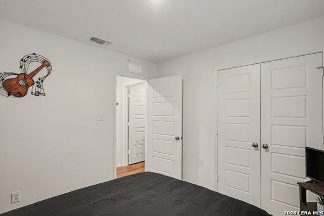 105 Twin Swan Dr Marion, TX 78124