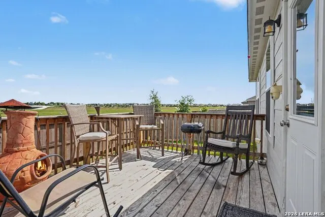 105 Twin Swan Dr Marion, TX 78124