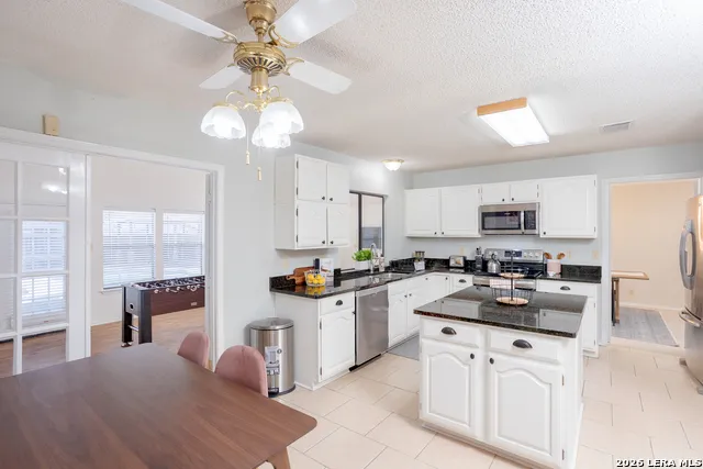 13718 Pebble Point San Antonio, TX 78231