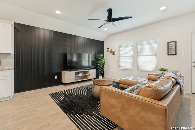 438 KAYDEN PT New Braunfels, TX 78130
