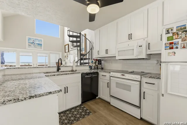 1601 LARSON DR #UNIT 2 Canyon Lake, TX 78133