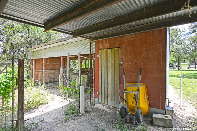 321 HIGH LOW DR New Braunfels, TX 78132
