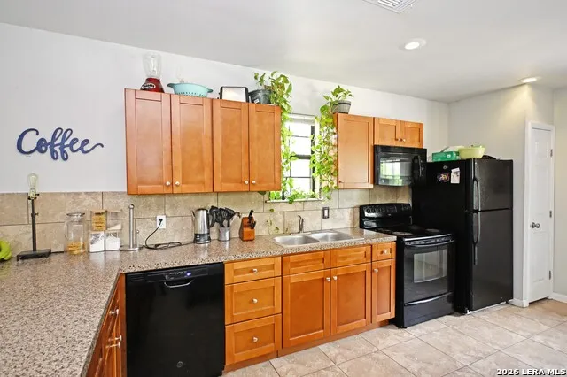 321 HIGH LOW DR New Braunfels, TX 78132