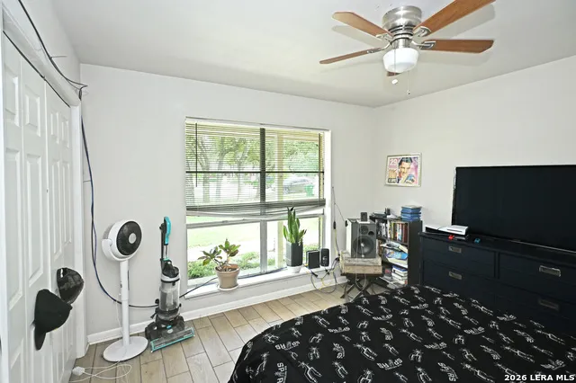 321 HIGH LOW DR New Braunfels, TX 78132