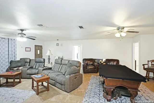321 HIGH LOW DR New Braunfels, TX 78132