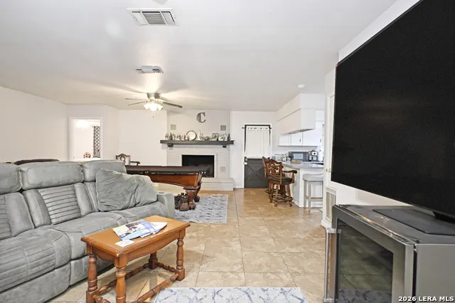 321 HIGH LOW DR New Braunfels, TX 78132