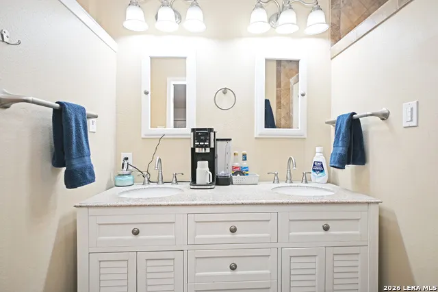 321 HIGH LOW DR New Braunfels, TX 78132
