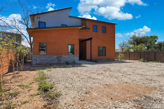 608 Labor San Antonio, TX 78210