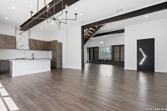608 Labor San Antonio, TX 78210