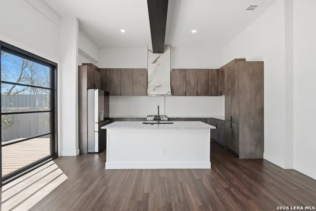 608 Labor San Antonio, TX 78210