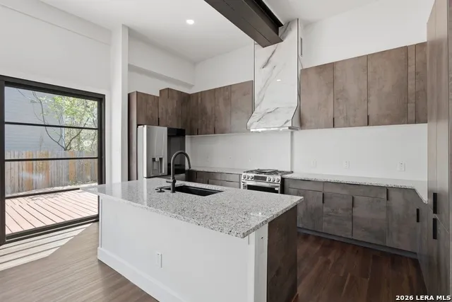 608 Labor San Antonio, TX 78210