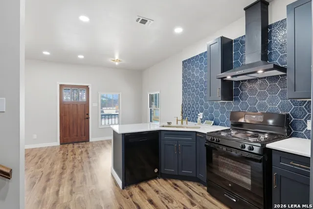 608 Labor San Antonio, TX 78210