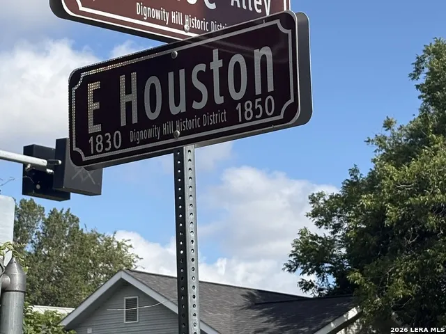 114 MAY San Antonio, TX 78202