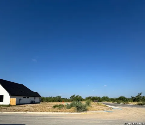 702 Encinal