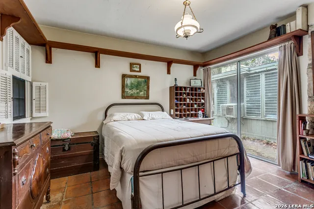 231 E Sunset San Antonio, TX 78209