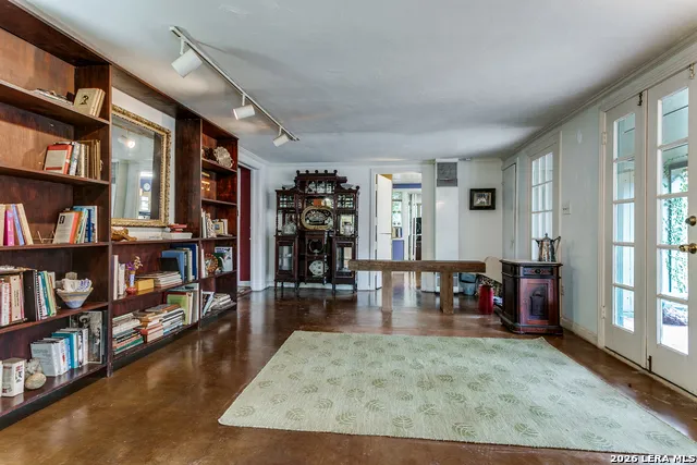 231 E Sunset San Antonio, TX 78209