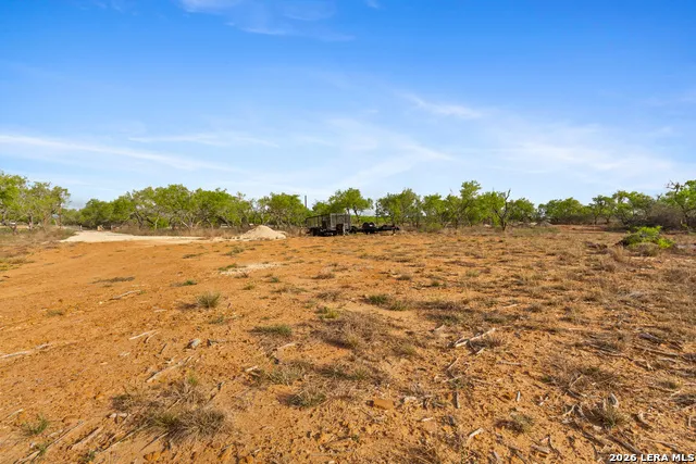 2161 County Road 124 Floresville, TX 78114