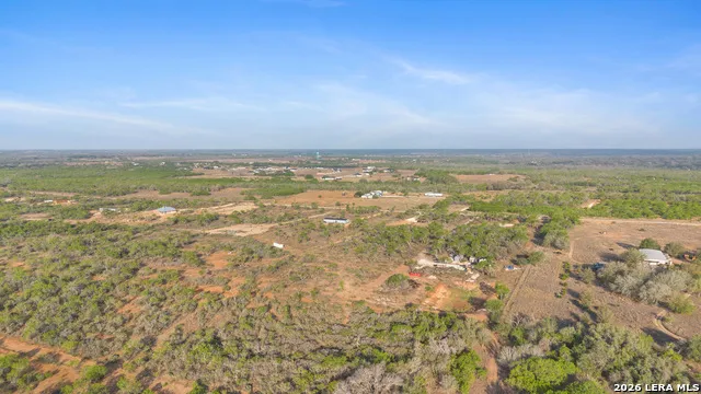 2161 County Road 124 Floresville, TX 78114