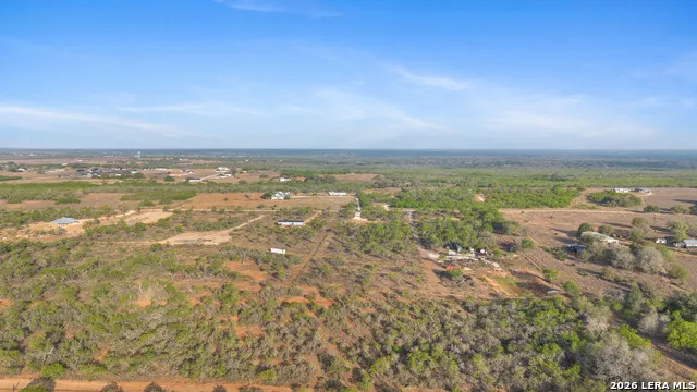 2161 County Road 124 Floresville, TX 78114