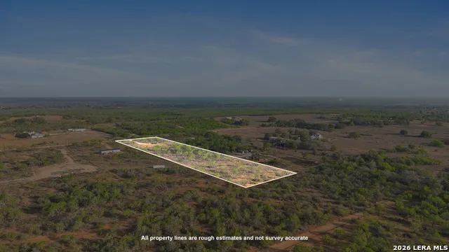 2161 County Road 124 Floresville, TX 78114