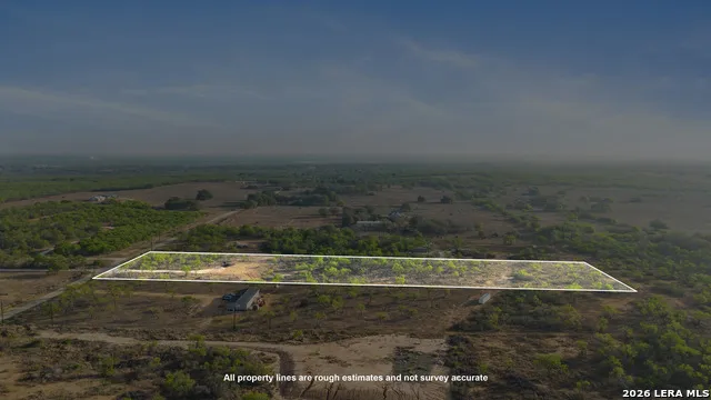 2161 County Road 124 Floresville, TX 78114