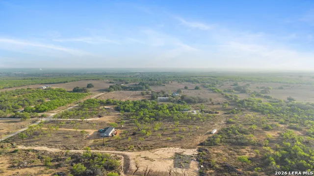 2161 County Road 124 Floresville, TX 78114