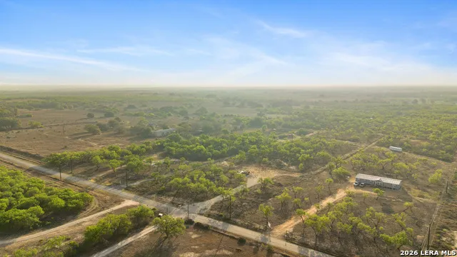 2161 County Road 124 Floresville, TX 78114