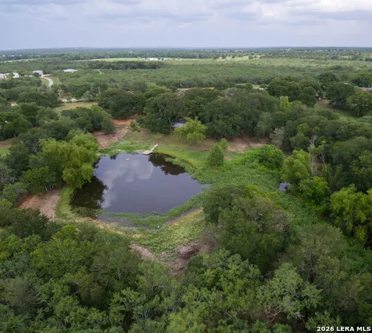 418 Fm 2984 Luling, TX 78648