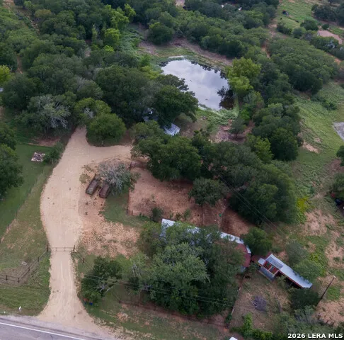 418 Fm 2984 Luling, TX 78648