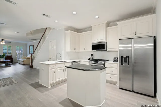 145 ELIZABETH RD Alamo Heights, TX 78209