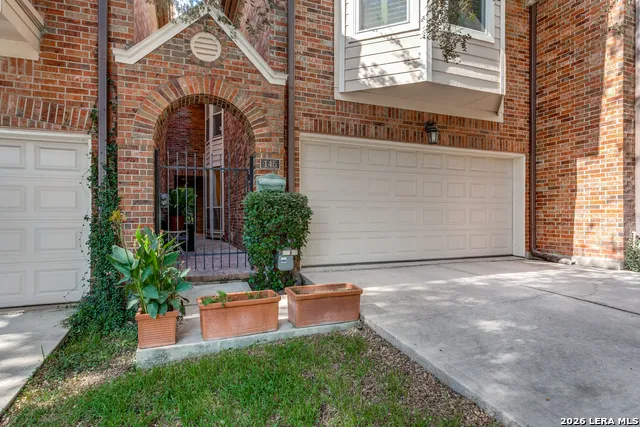 145 ELIZABETH RD Alamo Heights, TX 78209