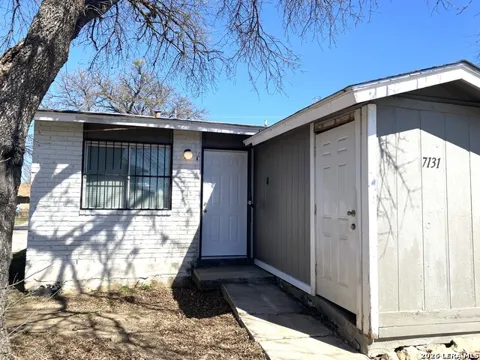 7131 GLEN TER Unit 4