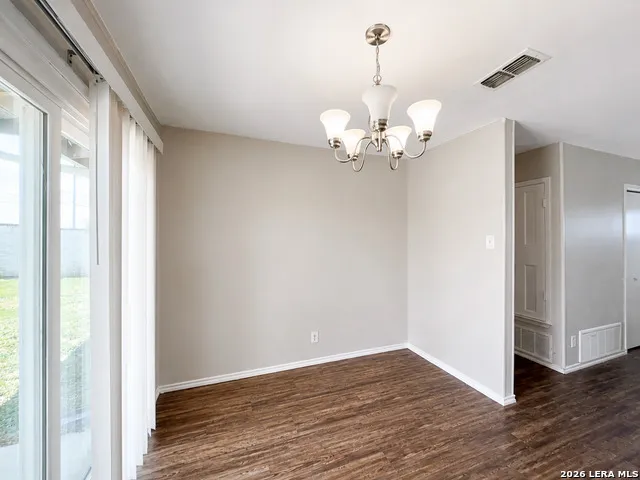 206 Balboa Drive Universal City, TX 78148