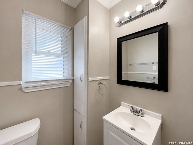 206 Balboa Drive Universal City, TX 78148